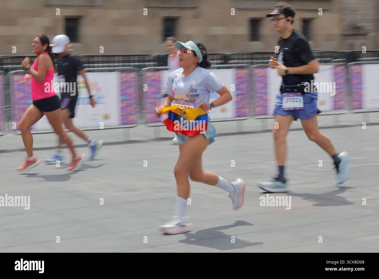 Mexiko-Stadt, Ciudad de Mexico, Mexiko. 31. August 2025. Teilnehmer am XLII Mexico City Marathon. Am 31. August 2025 in Mexiko-Stadt. (Kreditbild: © Carlos Santiago/eyepix via ZUMA Press Wire) NUR REDAKTIONELLE VERWENDUNG! Nicht für kommerzielle ZWECKE! Quelle: ZUMA Press, Inc./Alamy Live News Stockfoto