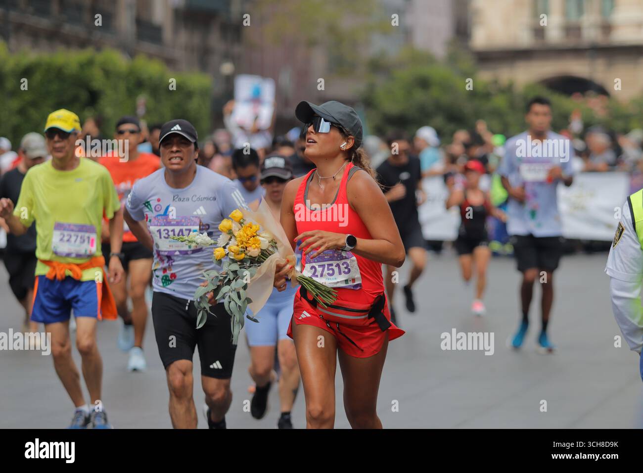 Mexiko-Stadt, Ciudad de Mexico, Mexiko. 31. August 2025. Eine Frau läuft beim XLII Mexico City Marathon. Am 31. August 2025 in Mexiko-Stadt. (Kreditbild: © Carlos Santiago/eyepix via ZUMA Press Wire) NUR REDAKTIONELLE VERWENDUNG! Nicht für kommerzielle ZWECKE! Quelle: ZUMA Press, Inc./Alamy Live News Stockfoto