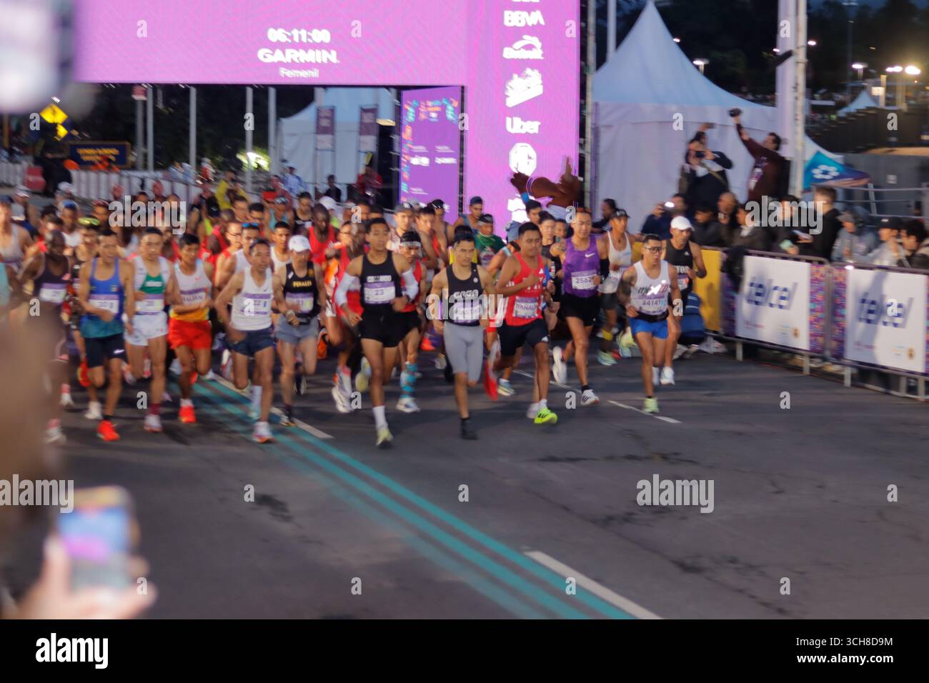 Mexiko-Stadt, Ciudad de Mexico, Mexiko. 31. August 2025. Teilnehmer am XLII Mexico City Marathon. Am 31. August 2025 in Mexiko-Stadt. (Kreditbild: © Carlos Santiago/eyepix via ZUMA Press Wire) NUR REDAKTIONELLE VERWENDUNG! Nicht für kommerzielle ZWECKE! Quelle: ZUMA Press, Inc./Alamy Live News Stockfoto