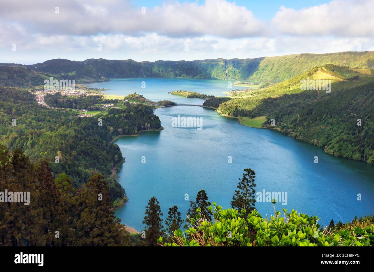 Die Erstaunliche Lagune Der Sieben Städte (Lagoa Das 7 Cidades), In Sao Miguel Azores, Portugal. Lagune der sieben Städte, Sao Miguel Insel, Azore Stockfoto