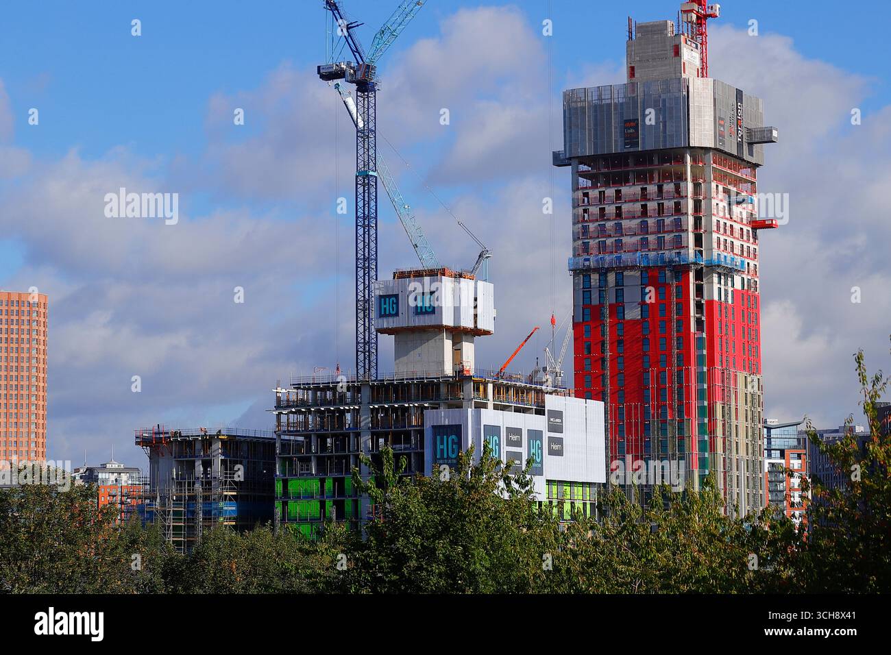 Beck Yard & Sky Gardens sind Apartmentblöcke, die derzeit in der Gegend von Holbeck in Leeds, West Yorkshire, Großbritannien, untergebracht sind Stockfoto