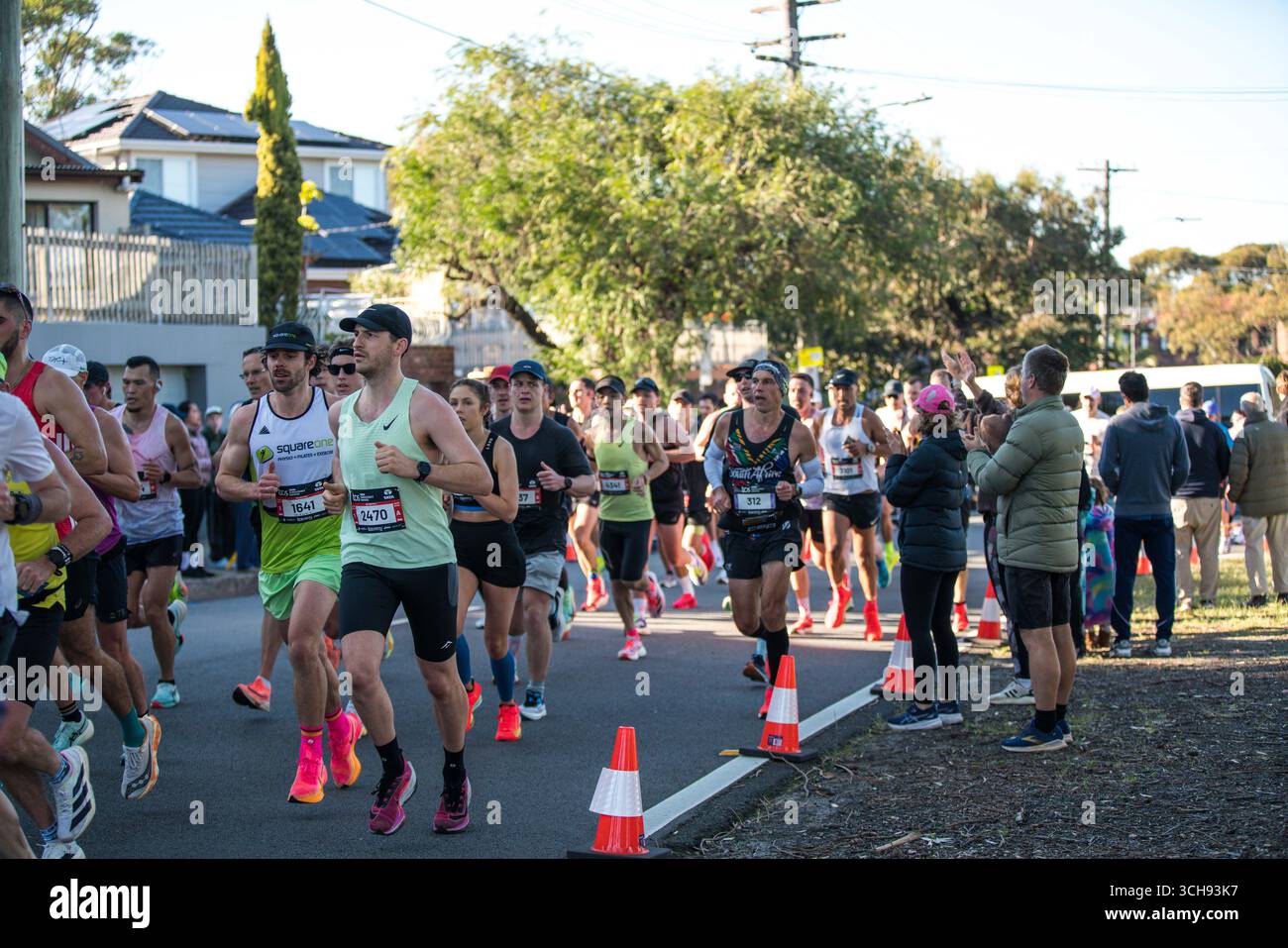 Der Sydney Marathon 2025 zog eine weltweite Gruppe von 35.000 Teilnehmern für seine erste Aufnahme als einer der Abbott World Marathon Majors an. Stockfoto