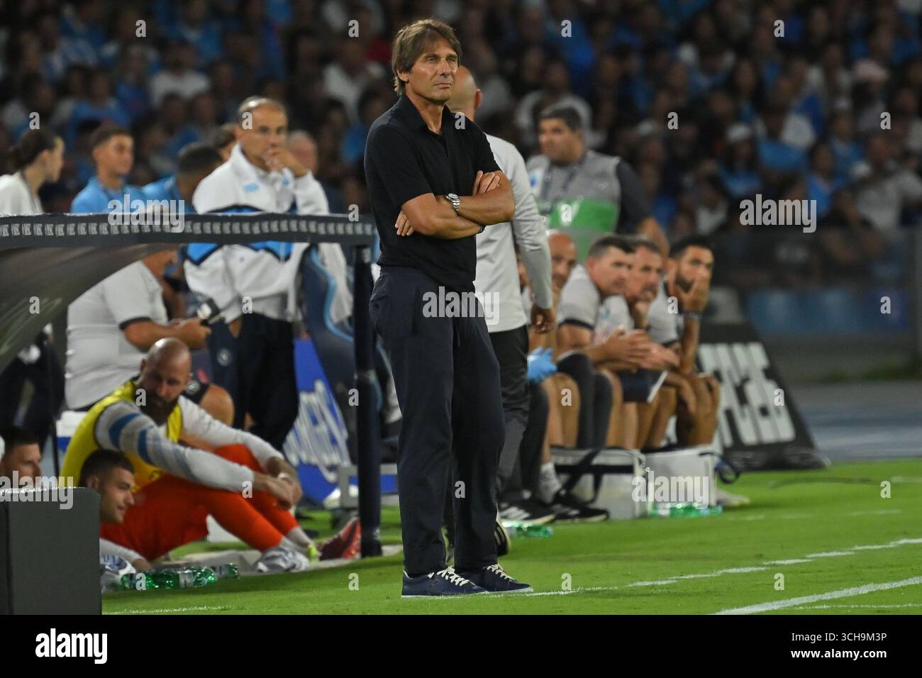 Der Trainer Antonio Conte reagiert auf das Spiel der Serie A Enilive zwischen Napoli und Cagliari im Diego Armando Maradona Stadion. Endpunktzahl Neapel 1: 0 Cagliari. Stockfoto