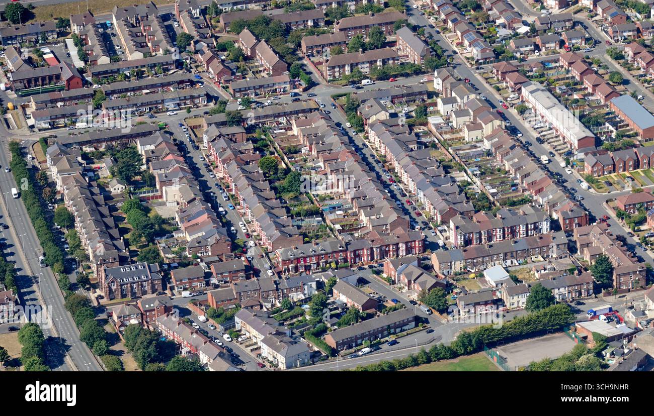 Eine Luftaufnahme von gemischten Wohnhäusern in Bootle, Liverpool, Merseyside, Nordwesten Englands Stockfoto