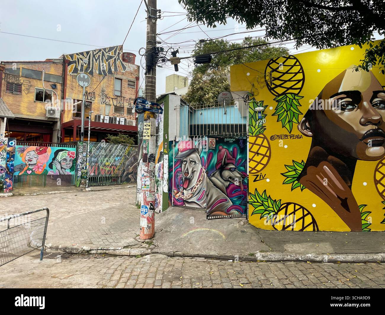 Beco do Batman. Künstlerisches Viertel in Sao Paulo, Brasilien. August 2025. Stockfoto