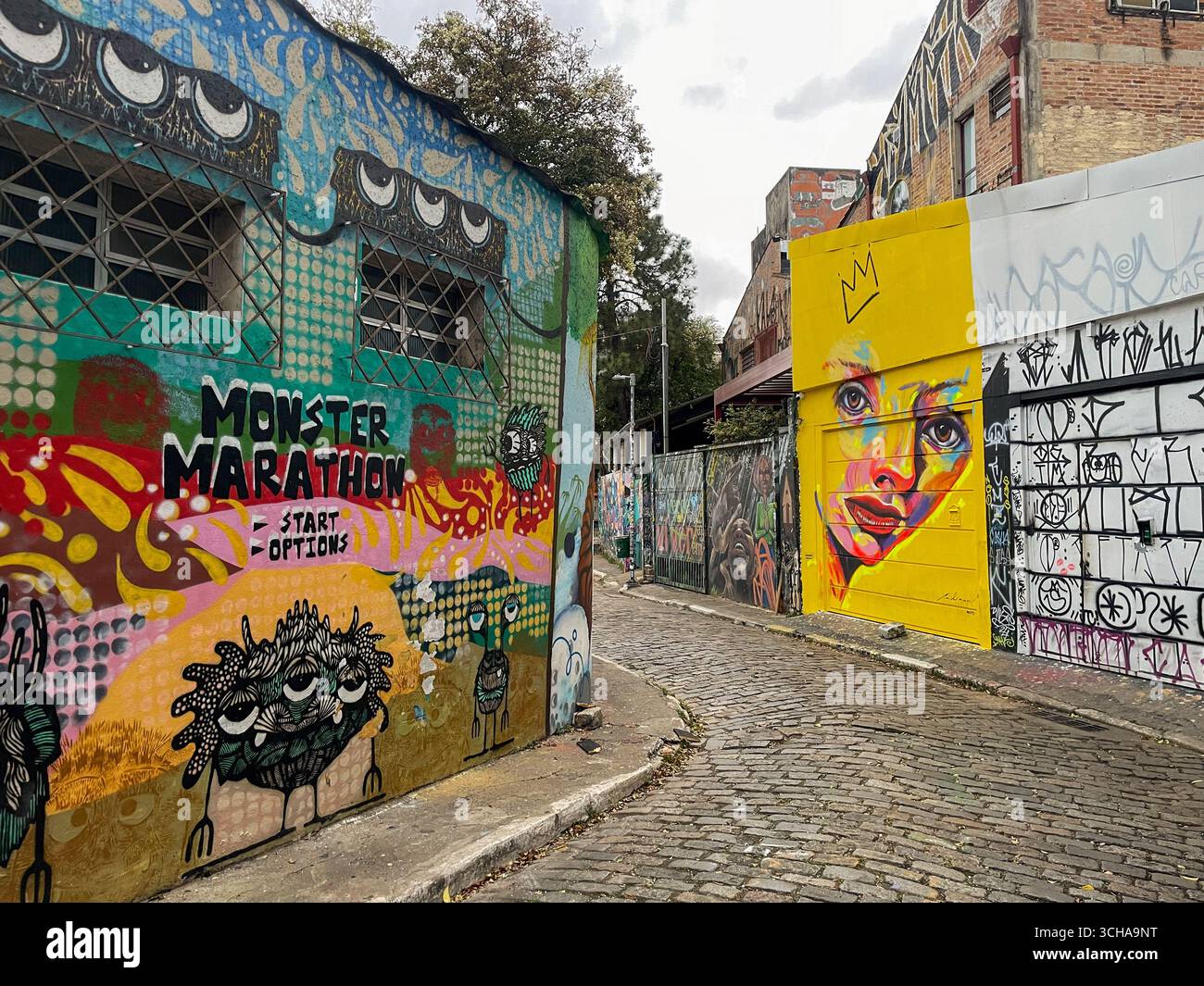 Beco do Batman. Künstlerisches Viertel in Sao Paulo, Brasilien. August 2025. Stockfoto