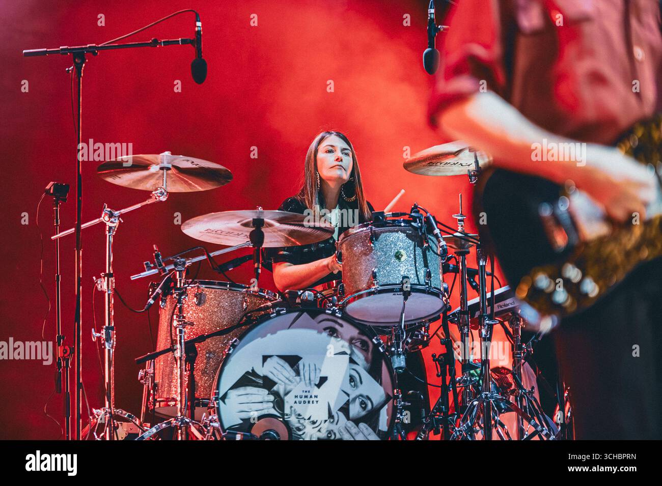 Roma Summer Fest, Rom, Italien, 30. August 2025, Audrey Tait spielt die Trommel während der Franz Ferdinand European Tour 2025 - Musikkonzert Stockfoto