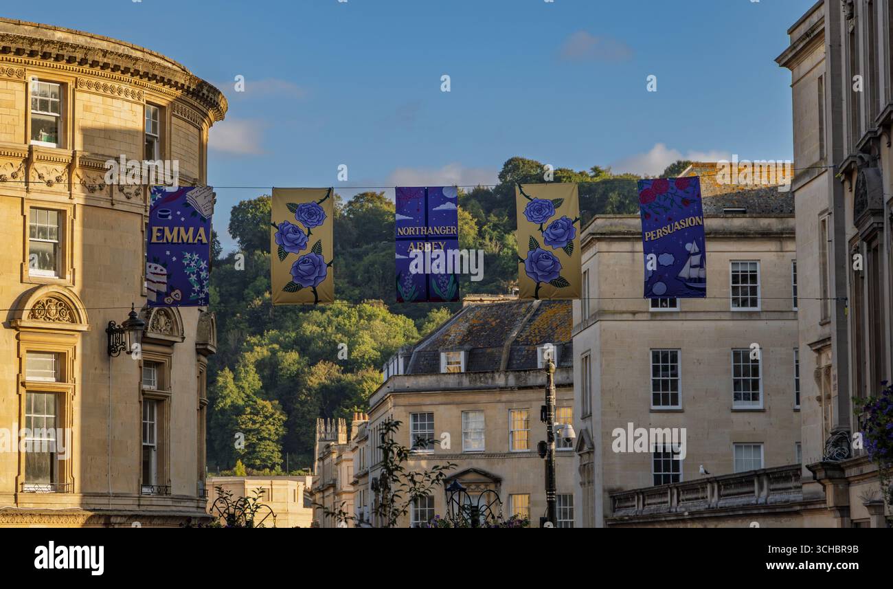 Bath Street Scene 2025 Jane Austen Festival anlässlich des 250. Geburtstages des Autors Stockfoto