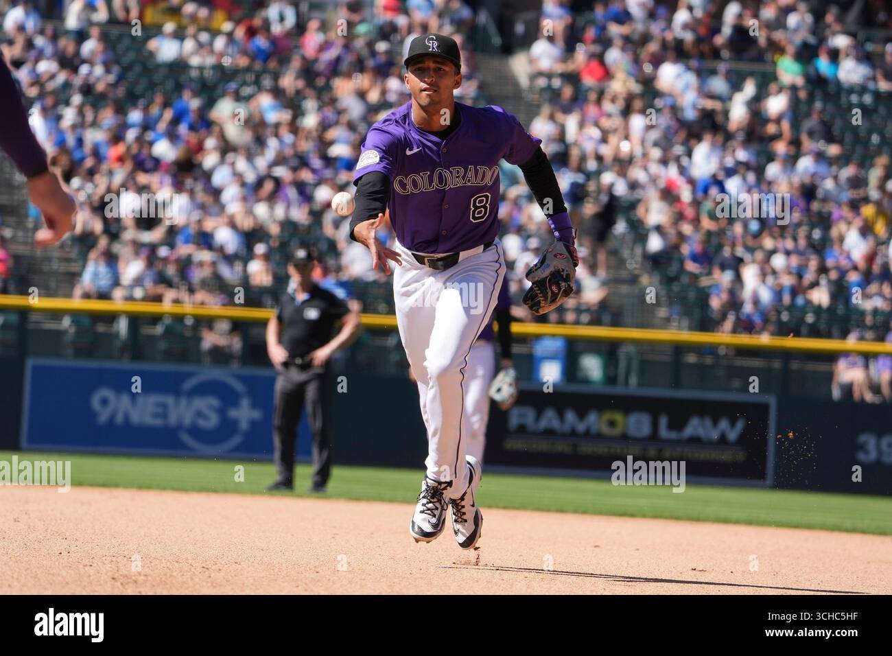 31 2025. August: Colorado zweiter Baseman Ryan Ritter (8) spielt während des Spiels zwischen den Chicago Cubs und den Colorado Rockies im Coors Field in Denver Co. David Seelig/Cal Sport Medi Stockfoto