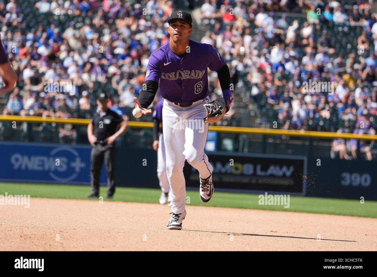 31 2025. August: Colorado zweiter Baseman Ryan Ritter (8) spielt während des Spiels zwischen den Chicago Cubs und den Colorado Rockies im Coors Field in Denver Co. David Seelig/Cal Sport Medi Stockfoto