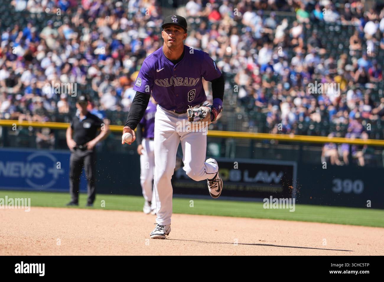 31 2025. August: Colorado zweiter Baseman Ryan Ritter (8) spielt während des Spiels zwischen den Chicago Cubs und den Colorado Rockies im Coors Field in Denver Co. David Seelig/Cal Sport Medi Stockfoto