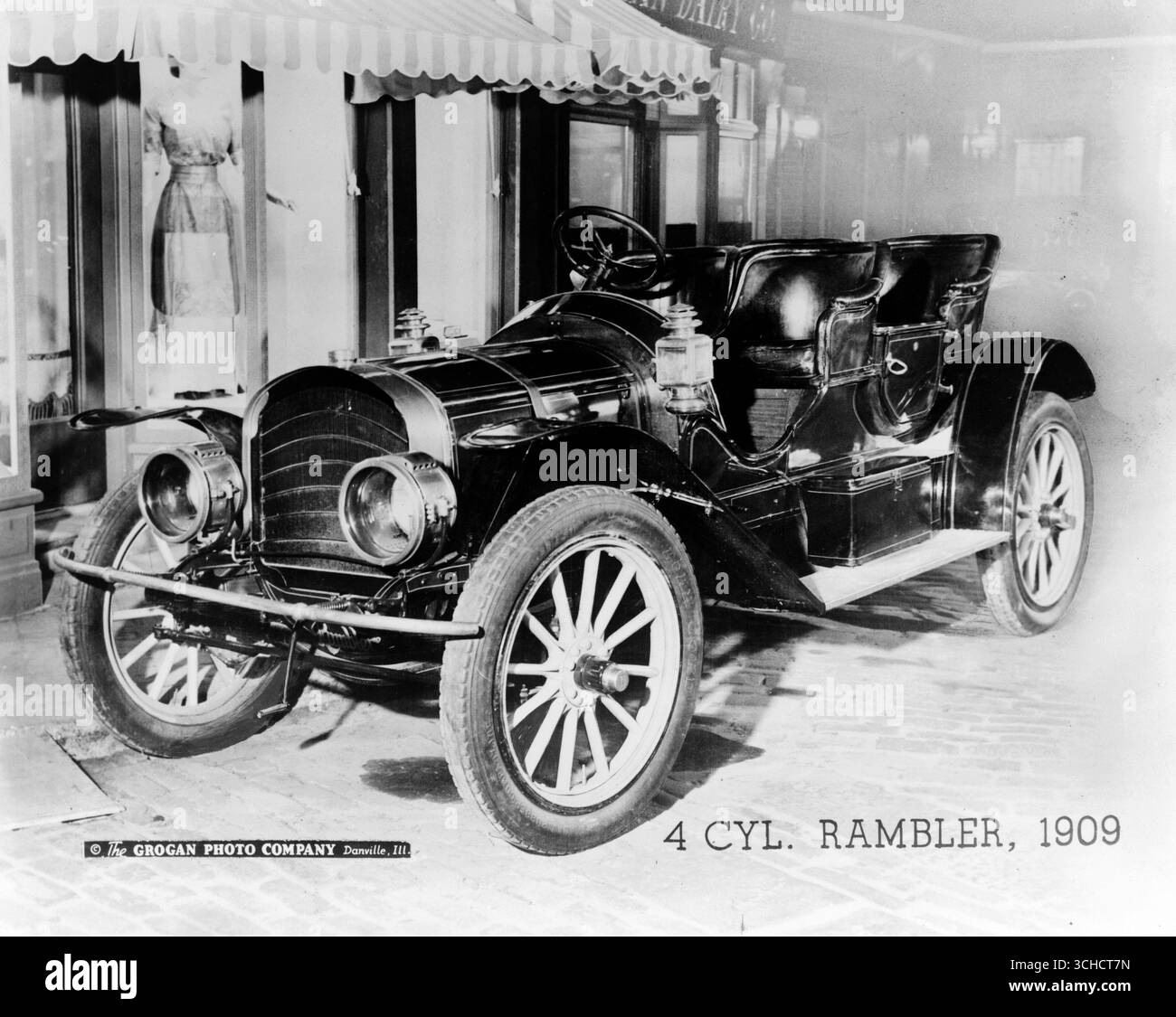 Automobilgeschichte – Antique Car, 4-Zylinder-Rambler, 1909 (aufgenommen um 1944 von Grogan Photo Company) Stockfoto