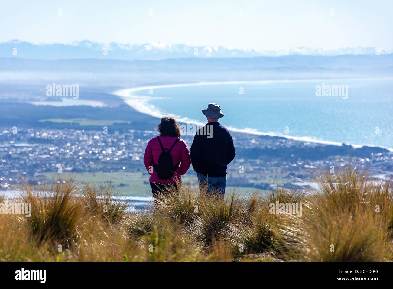Blick auf die Küste vom Gipfel der Christchurch Gondel, Heathcote Valley, Heathcote, Christchurch (Ōtautahi), Region Canterbury, Neuseeland Stockfoto