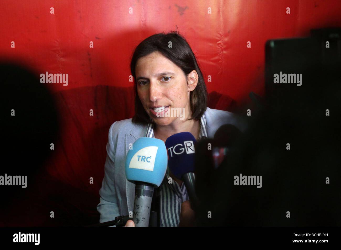 Modena. Elly Schlein, Sekretärin der Demokratischen Partei, trifft sich mit Aktivisten und Unterstützern der PD auf dem Festival der Provinzeinheit. Stockfoto