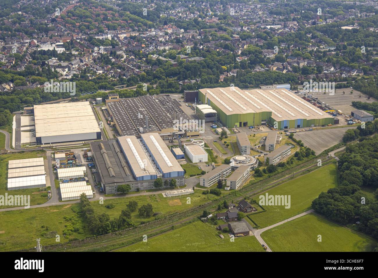 Luftaufnahme, Gewerbegebiet Steinbrinkstraße, MAN Energy Solutions, Sterkrade Mitte, Oberhausen, Ruhrgebiet, Nordrhein-Westfalen, Deutschland, DE, E Stockfoto