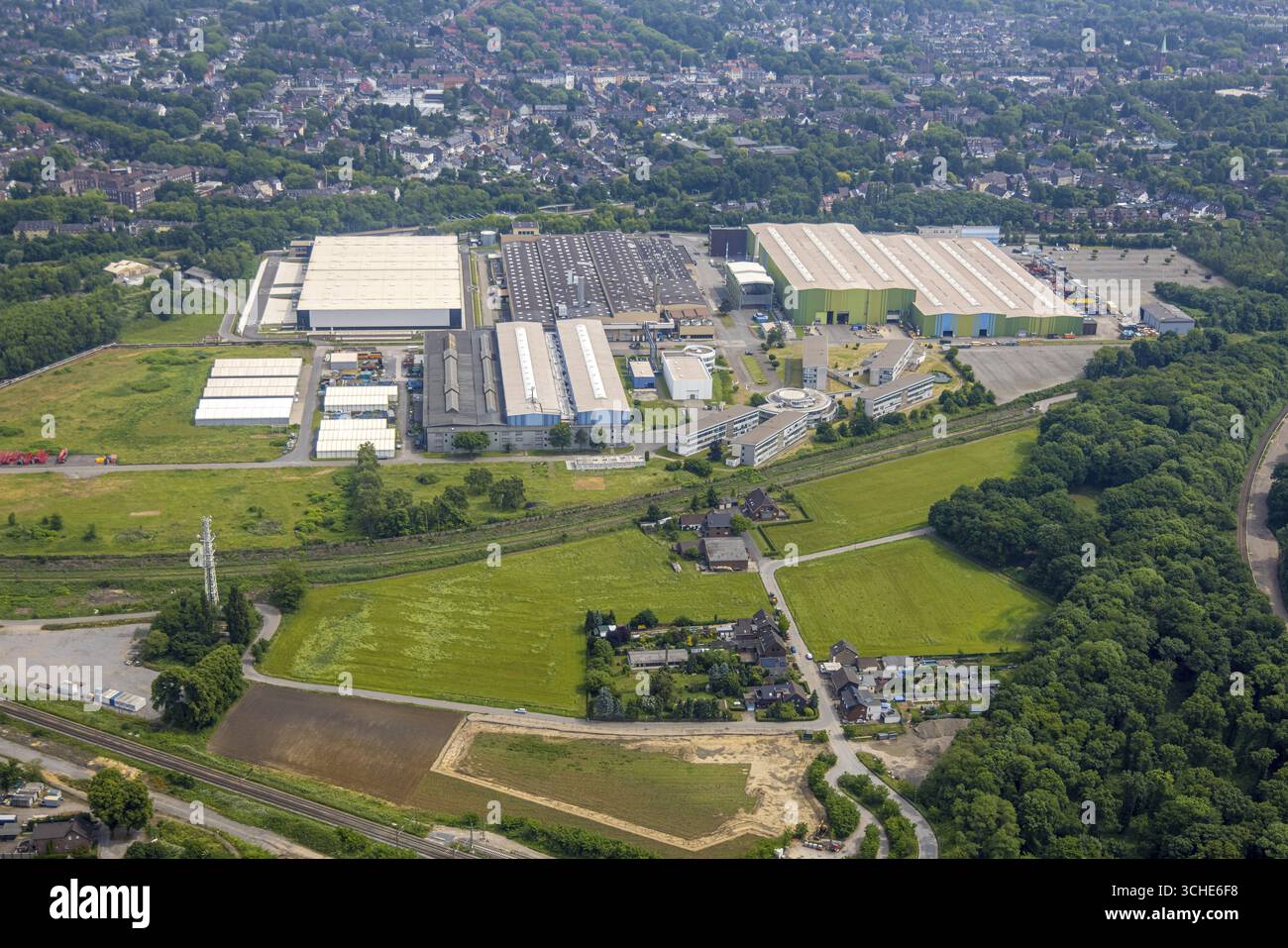 Luftaufnahme, Gewerbegebiet Steinbrinkstraße, MAN Energy Solutions, Sterkrade Mitte, Oberhausen, Ruhrgebiet, Nordrhein-Westfalen, Deutschland, DE, E Stockfoto