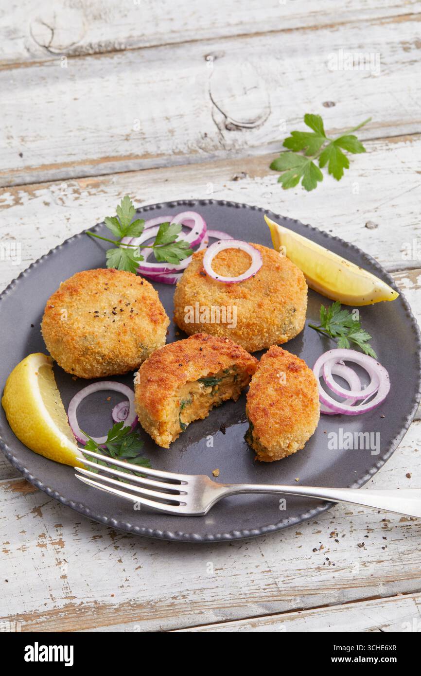 Kartoffelpastete mit Brokkoli Stockfoto