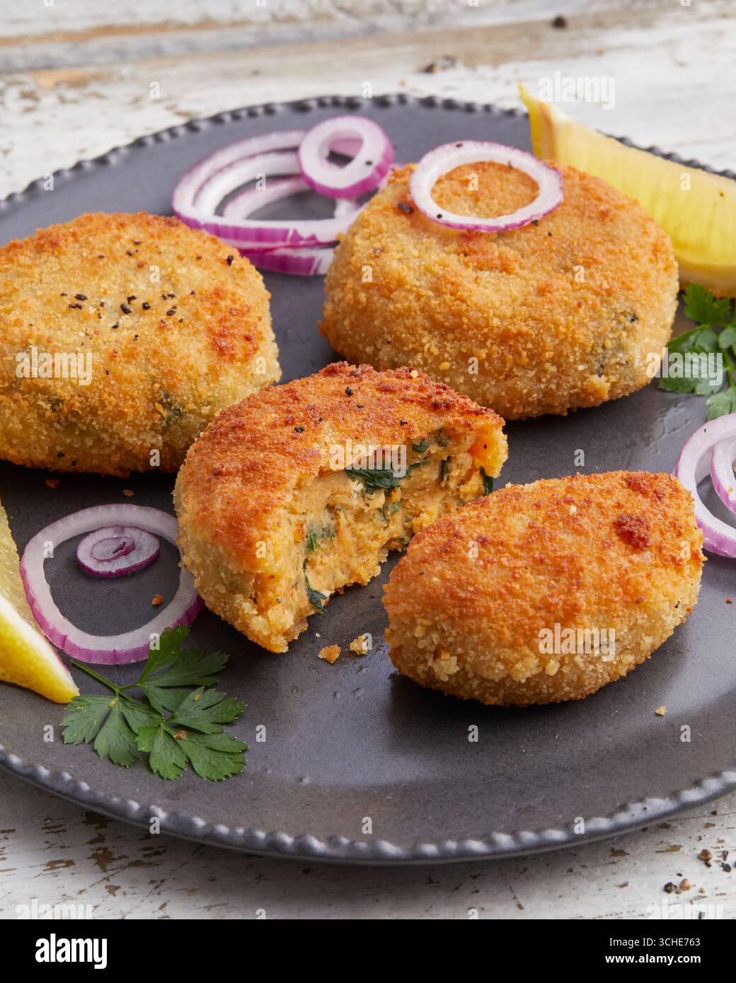 Kartoffelpastete mit Brokkoli Stockfoto