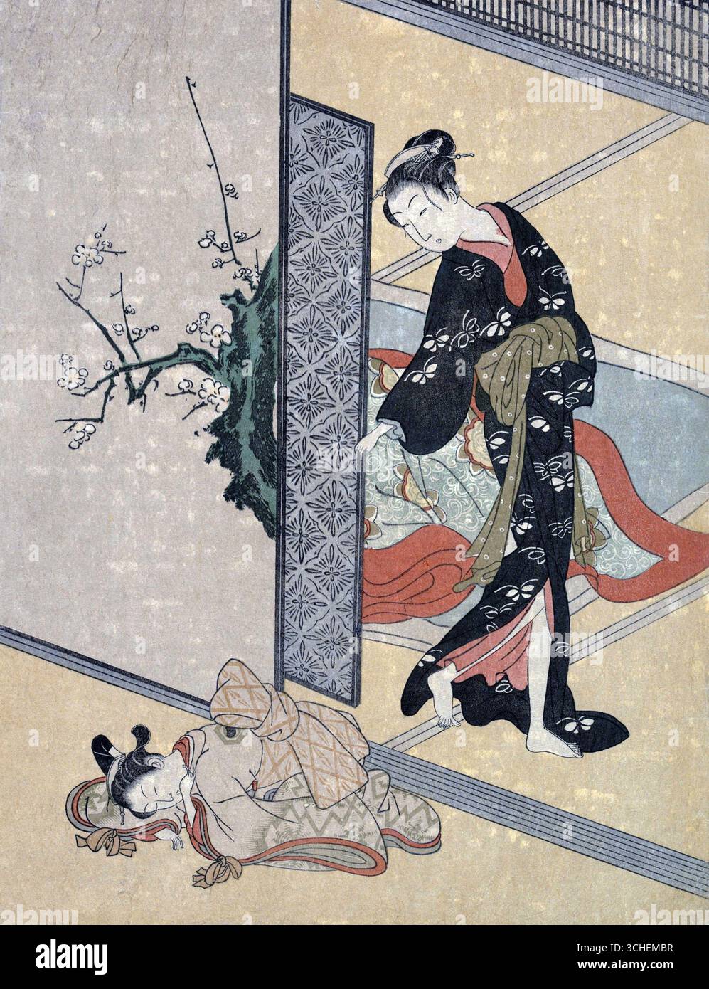 Japan: "Die junge Dame schaut durch die Tür auf ihren Kamuro, der auf dem Boden schläft." Ukiyo-e Holzschnitt von Suzuki Harunobu (1724-1770) um 1765-1770. Suzuki Harunobu war ein japanischer Holzschnitt-Künstler, einer der berühmtesten im Ukiyo-e-Stil. Er war ein Innovator und der erste, der 1765 Vollfarbdrucke (nishiki-e) herstellte und die früheren Modi der zwei- und dreifarbigen Drucke veraltete. Harunobu verwendete viele spezielle Techniken und stellte eine Vielzahl von Themen dar, von klassischen Gedichten bis zu zeitgenössischen Schönheiten (bijin, bijin-ga). Stockfoto