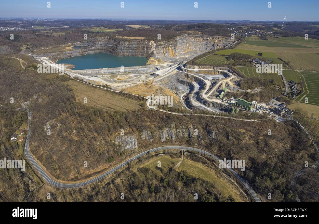 Luftaufnahme, Blaue Lagune, Asbeck Steinbruch, Eisborn, Balve, Sauerland, Nordrhein-Westfalen, Deutschland, DE, Europa, Kalksteinbruch, Lagune, Luftaufnahme, aer Stockfoto