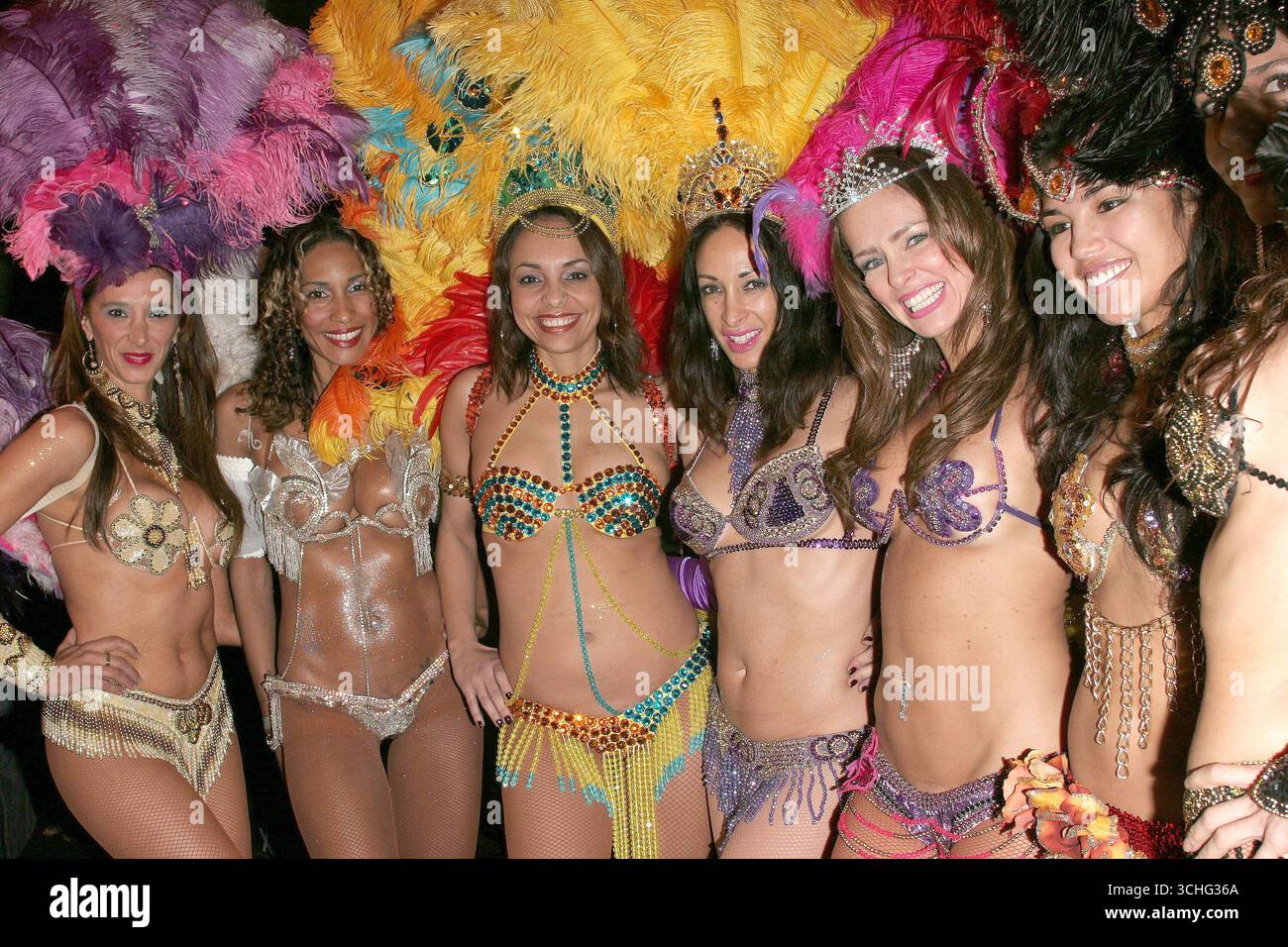 Brasilianische Mädchen bei der Tyrese Gibson Double Album (Alter Ego) Record Release Party, die am 9. Dezember 2006 in den Sunset Gower Studios in Hollywood stattfindet Stockfoto