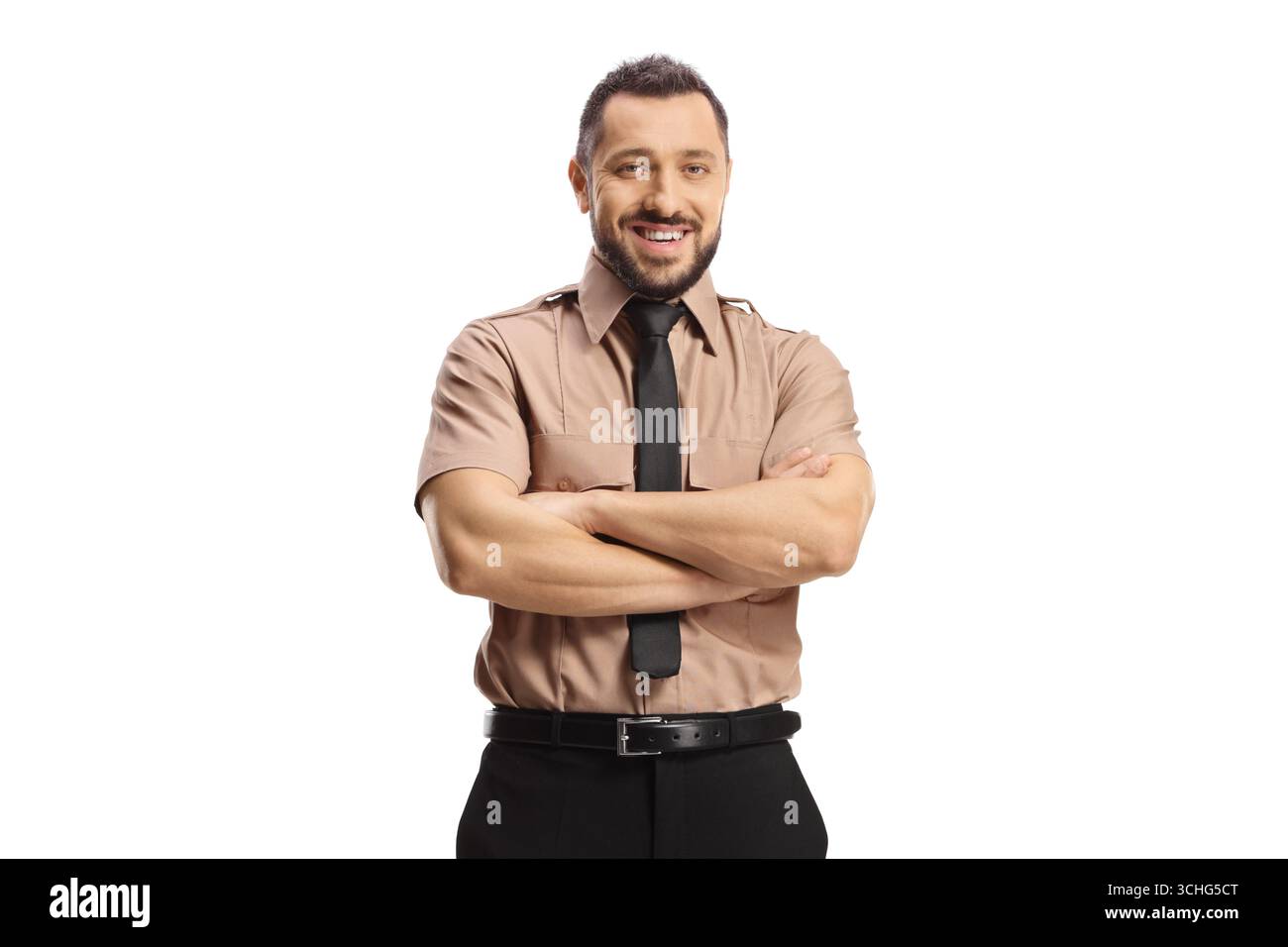 Sicherheitsoffizier lächelt und posiert mit gekreuzten Armen isoliert auf weißem Hintergrund Stockfoto
