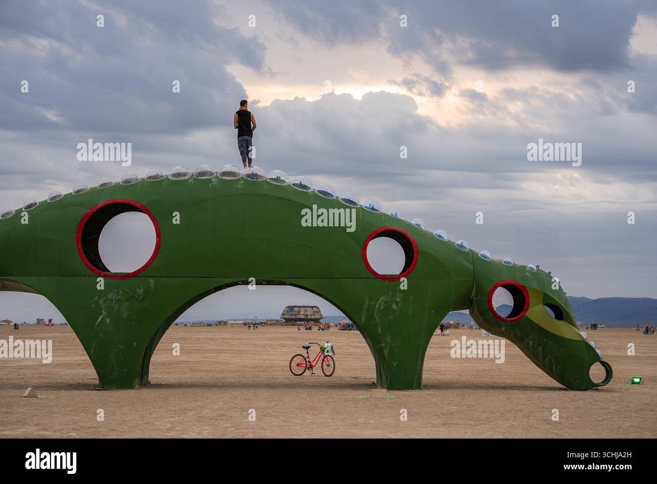 Große Green Dragon Art Installation in Burning man in Nevada Wüste Stockfoto