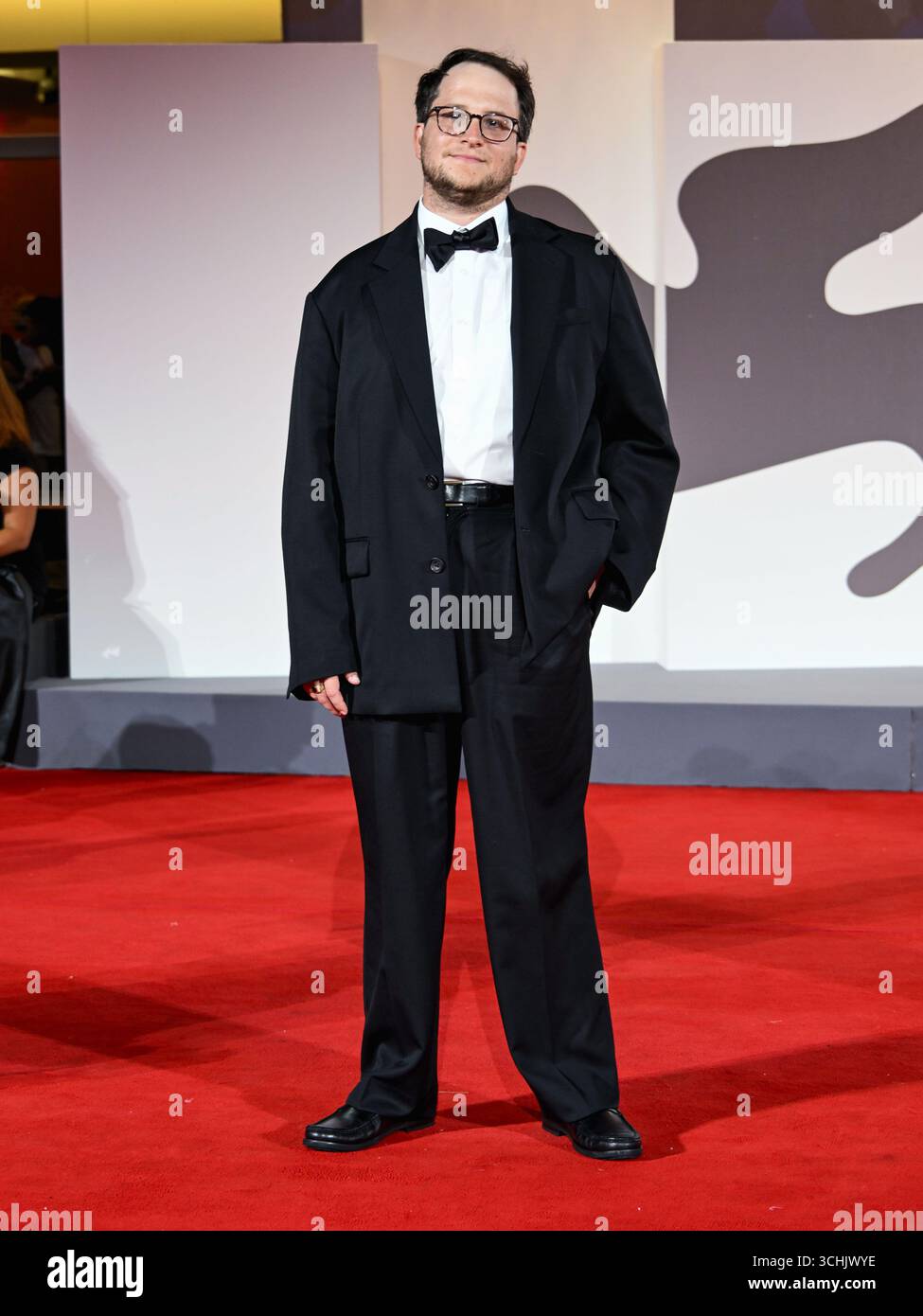 Venedig, Italien. September 2025. Abend 7 - Red Carpet Dead man's Wire auf dem Foto: Austin Kolodney Credit: Independent Photo Agency/Alamy Live News Stockfoto