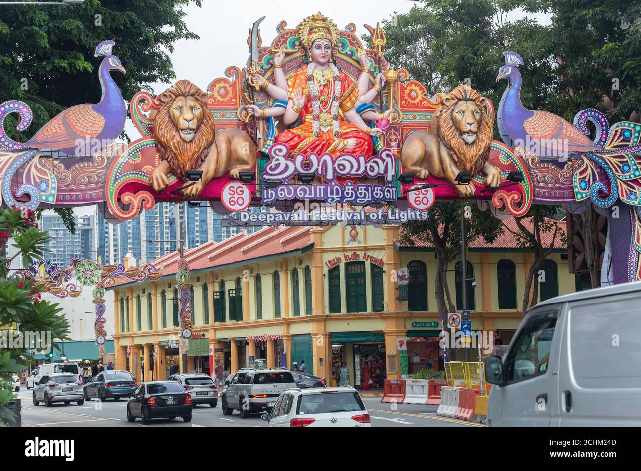 Deepavali Festival of Lights in Little India 2025, Tag, bewölktes Wetter, Singapur. Stockfoto