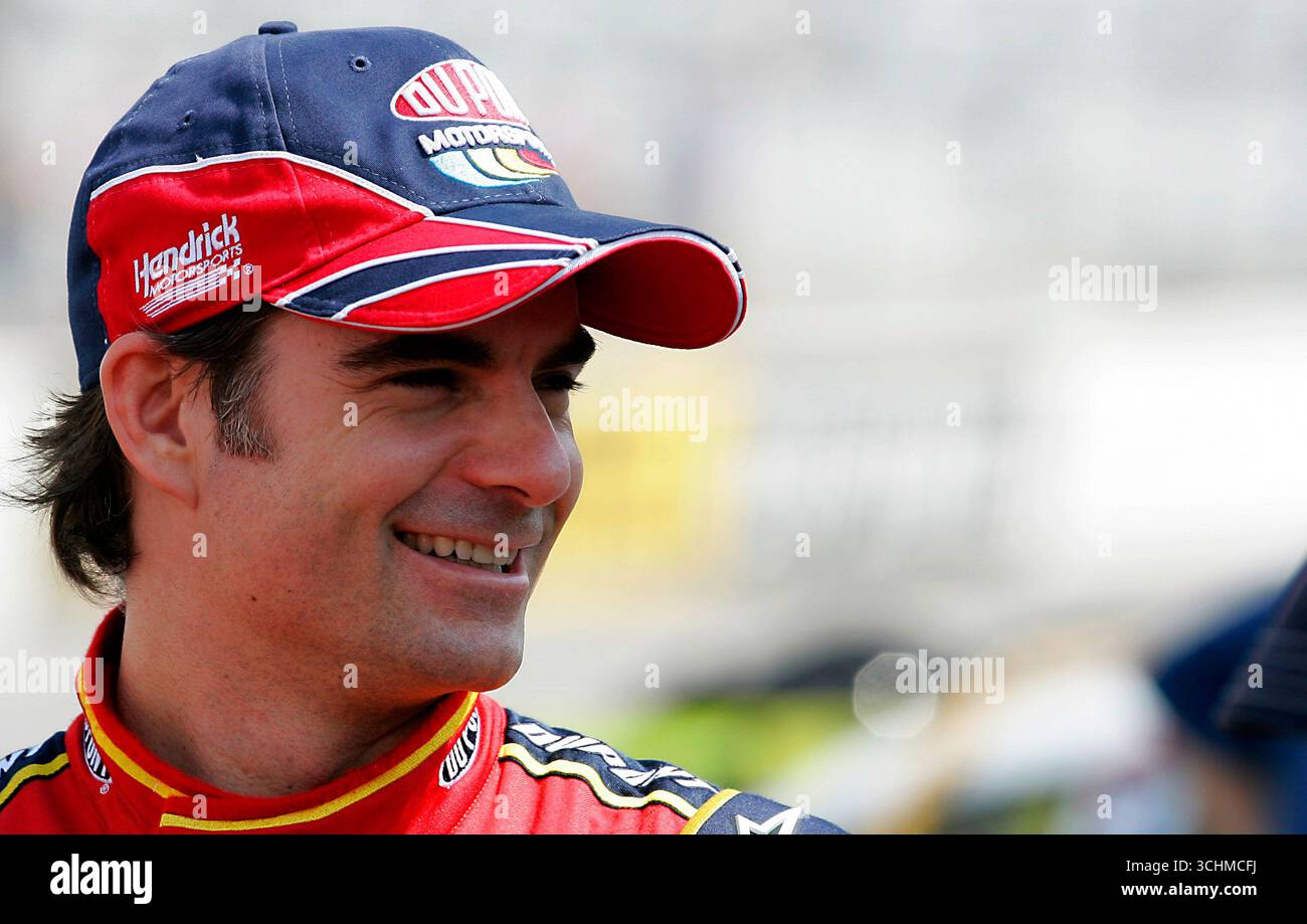 25. August 2007: Jeff Gordon in Bristol, TN, USA: Beim Qualifying für den Sharpie 500 auf dem Bristol Motor Speedway in Bristol, TN. Stockfoto