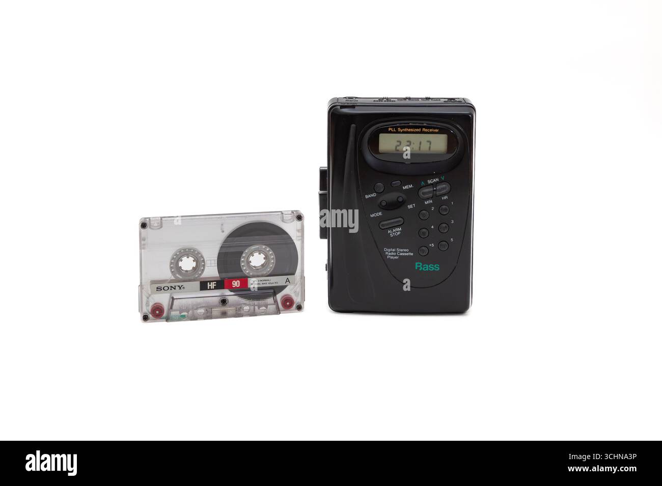 Walkman ® Kassettenspieler, Panasonic, XBS Auto Reverse, RQ-V190, hergestellt in Taiwan, Akku, Casio, AS-600R, Stereo-Radio, Casio Computer, hergestellt in Japan. ( Stockfoto