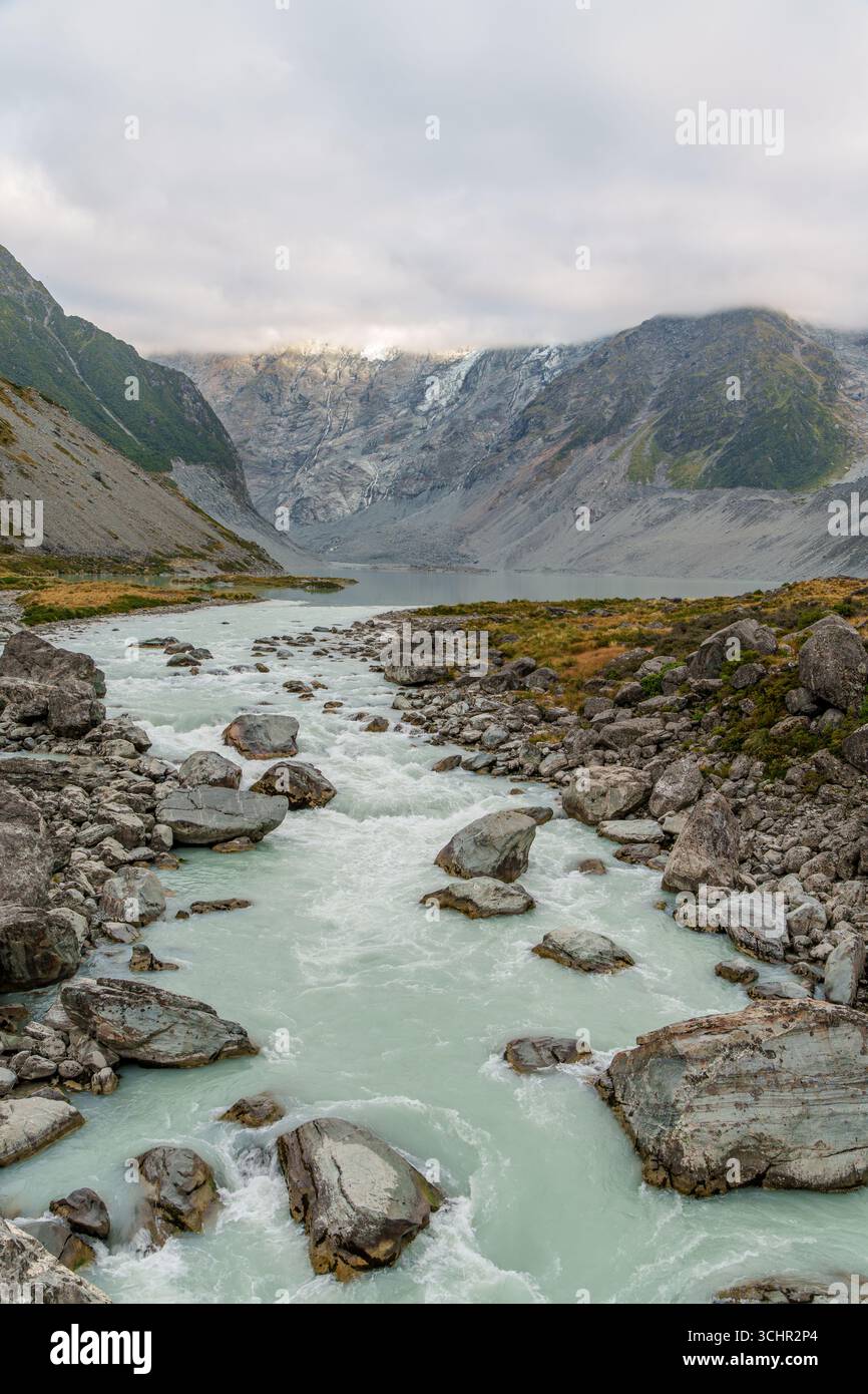 Der Hooker River fließt aus dem Mueller Lake Stockfoto