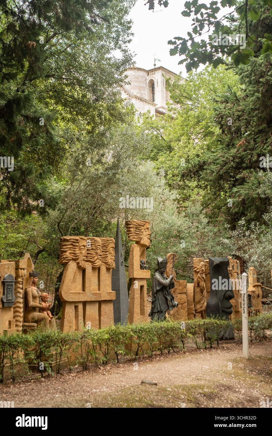 Veduta di una scultura all'ingresso del Bosco di San Francesco, Assisi, Umbrien, Italien Stockfoto