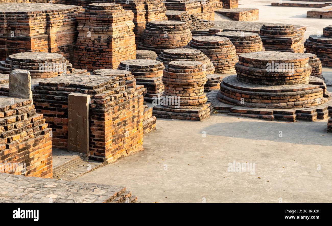 Archäologische Ruinen der Meditationsstupa in sarnath bei varanasi indien Stockfoto