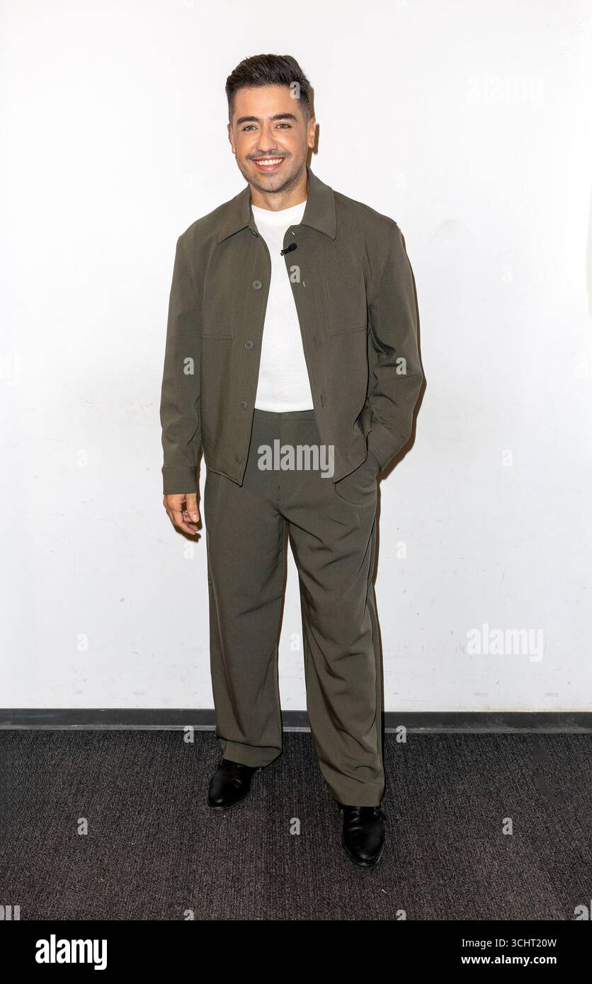 Miami, Vereinigte Staaten Von Amerika. September 2025. DORAL, FL – 3. SEPTEMBER: Borja Voces „CODICO de Investigation“ wird während der „Despierta América“ am 3. September 2025 in Doral, Florida, gesehen. (Foto: Alberto E. Tamargo/SIPA USA) Credit: SIPA USA/Alamy Live News Stockfoto