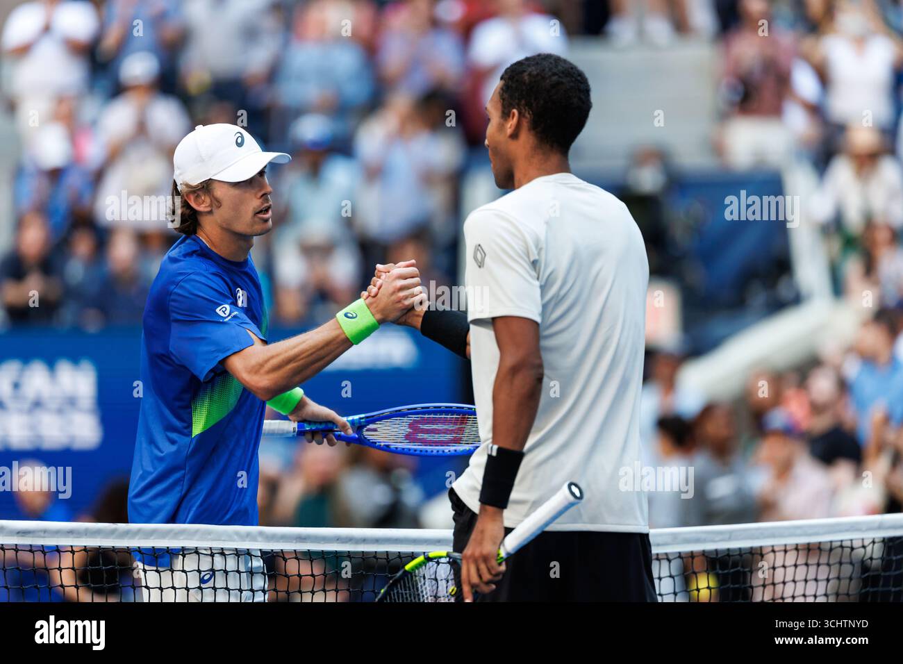 Queens, Usa. September 2025. Queens, New York City. 3. September 2025: Felix Auger-Aliassime (CAN) besiegt Alex de Minaur (aus) bei den US Open 2025. Quelle: Corleve/Alamy Live News Stockfoto