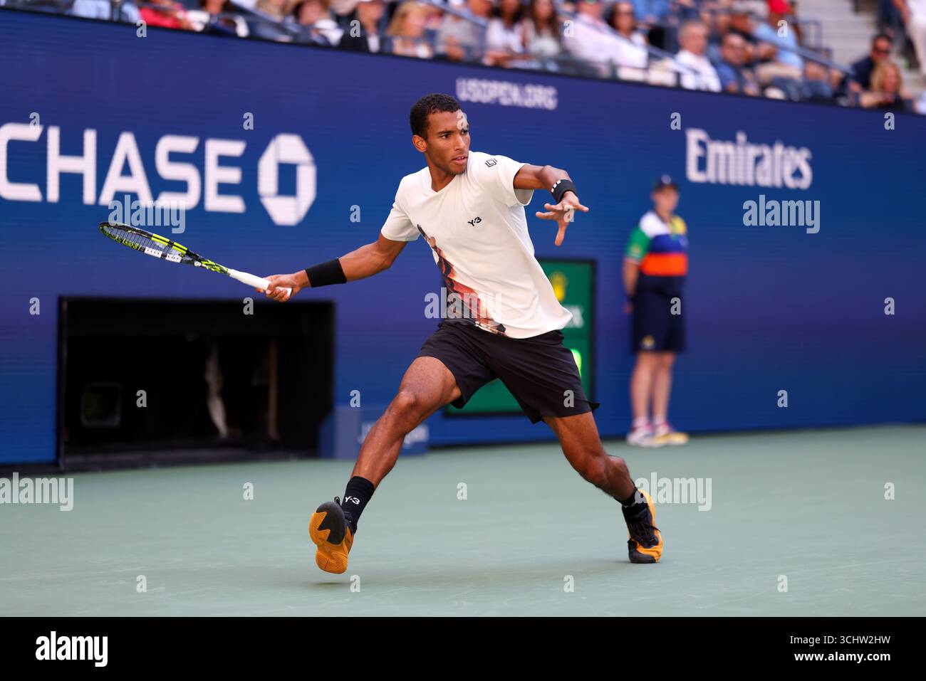 Flushing Meadows, New York - Felix Auger-Aliassime aus Kanada. September 2025. Bei seinem Viertelfinalsieg gegen Alex de Minaur bei den US Open. Quelle: Adam Stoltman/Alamy Live News Stockfoto