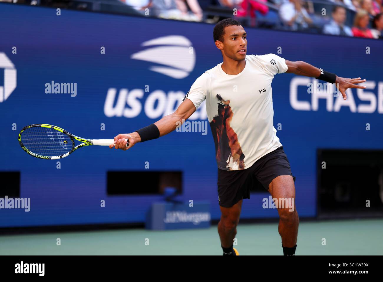 Flushing Meadows, New York - Felix Auger-Aliassime aus Kanada. September 2025. Bei seinem Viertelfinalsieg gegen Alex de Minaur bei den US Open. Quelle: Adam Stoltman/Alamy Live News Stockfoto