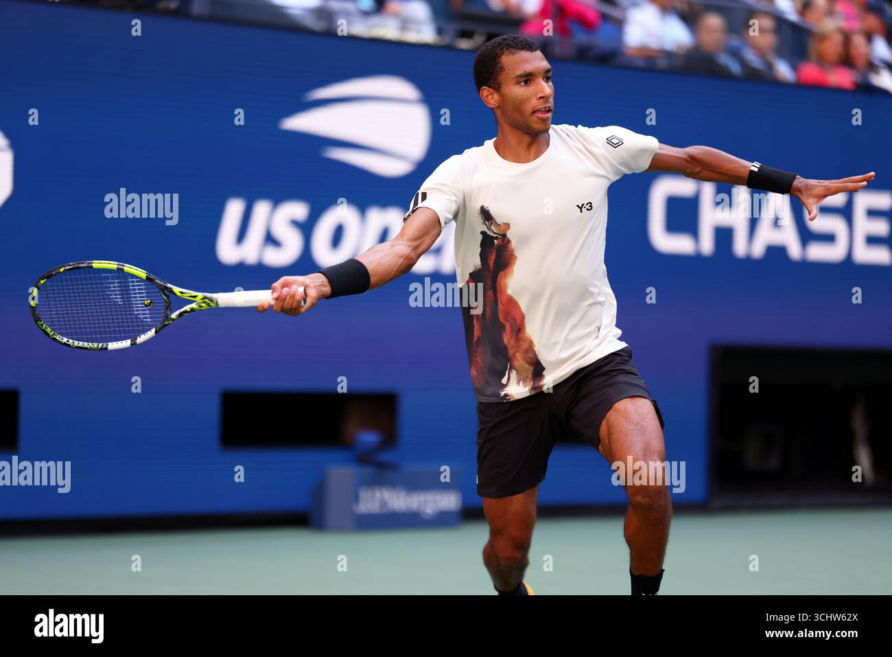 Flushing Meadows, New York - Felix Auger-Aliassime aus Kanada. September 2025. Bei seinem Viertelfinalsieg gegen Alex de Minaur bei den US Open. Quelle: Adam Stoltman/Alamy Live News Stockfoto