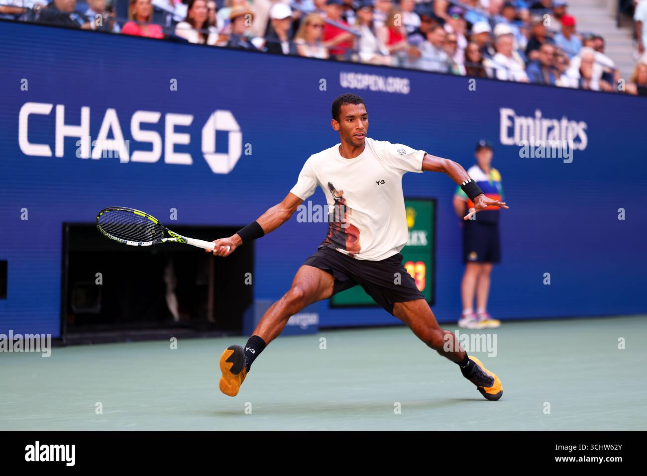 Flushing Meadows, New York - Felix Auger-Aliassime aus Kanada. September 2025. Bei seinem Viertelfinalsieg gegen Alex de Minaur bei den US Open. Quelle: Adam Stoltman/Alamy Live News Stockfoto