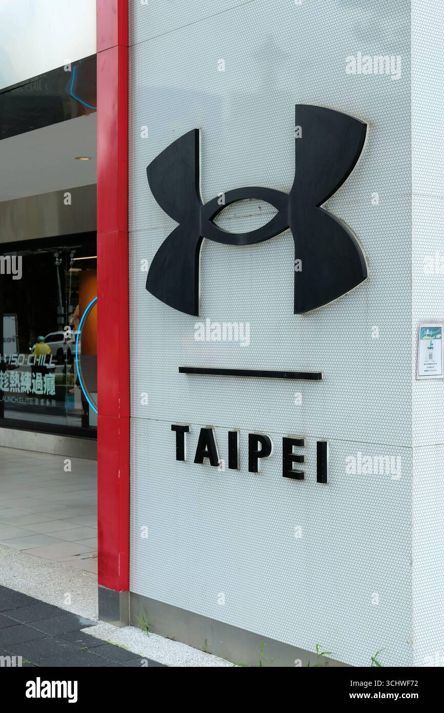 Under Armour Flagship Store im Viertel Shihlin in Taipei, Taiwan; Under Armour ist ein US-amerikanisches Sportbekleidungsunternehmen. Stockfoto