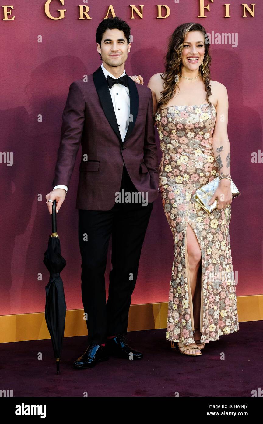 Darren Criss mit Ehefrau Mia Swier bei der Weltpremiere des Kinofilms 'Downton Abbey: The Grand Finale / Downton Abbey: Das große Finale' im Odeon Luxe Leicester Square. London, 03.09.2025 Stockfoto Darren Criss mit Ehefrau Mia Swier bei der Weltpremiere des Kinofilms 'Downton Abbey: The Grand Finale / Downton Abbey: Das große Finale' im Odeon Luxe Leicester Square. London, 03.09.2025 Stockfoto