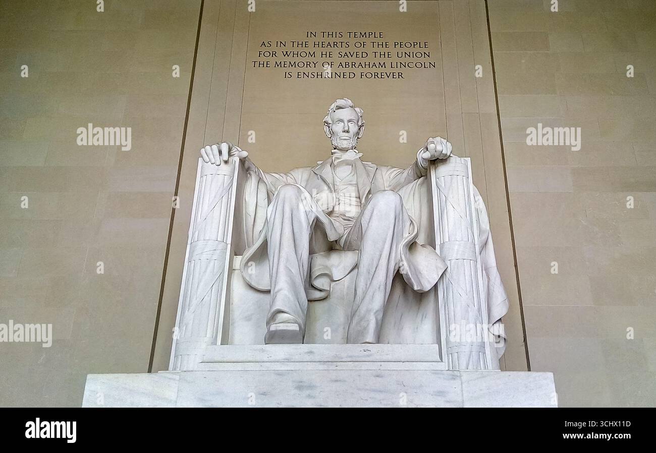 Statue von Abraham Lincoln im Lincoln Memorial, Washington D.C., ein Symbol der Einheit und der amerikanischen Geschichte. Stockfoto