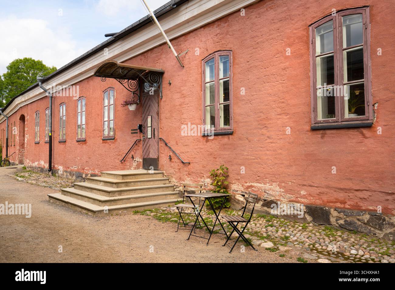 Helsinki, Finnland. August 2025. Die kleine Bibliothek auf der Insel Stockfoto