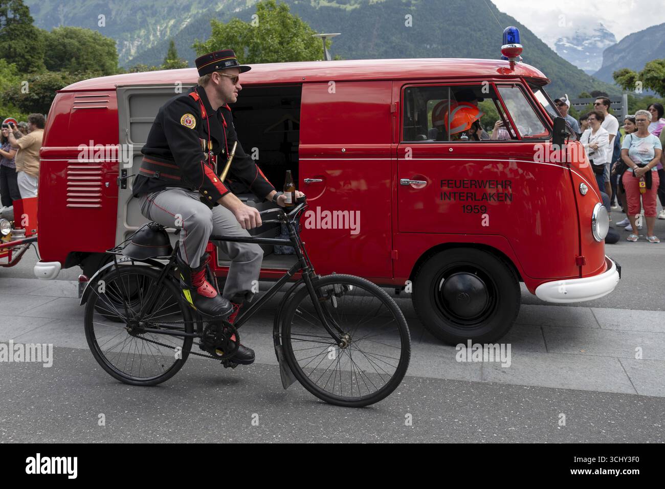 Feuerwehrausrüstung aus dem Jahr 1959, Interlaken, Schweiz Stockfoto