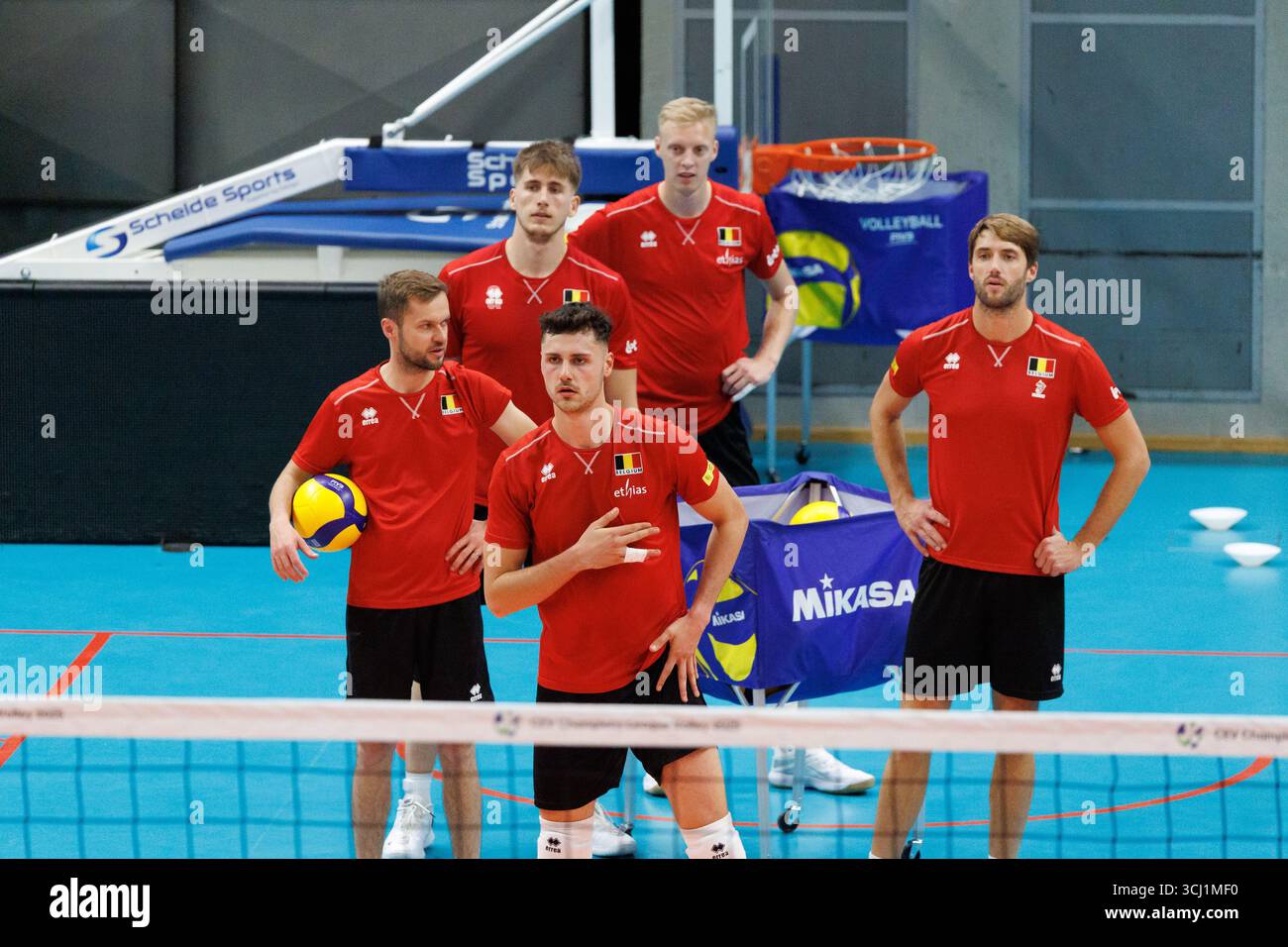 Roeselare, Belgien. September 2025. Die belgischen Spieler wurden während des Medientages der Red Dragons, der belgischen Volleyballnationalmannschaft der Männer, vor der Weltmeisterschaft in Roeselare am Donnerstag, den 4. September 2025, in Roeselare dargestellt. Die FIVB 2025 Volleyball-Weltmeisterschaft findet vom 12. Bis 28. September auf den Philippinen statt. BELGA FOTO KURT DESPLENTER Credit: Belga Nachrichtenagentur/Alamy Live News Stockfoto