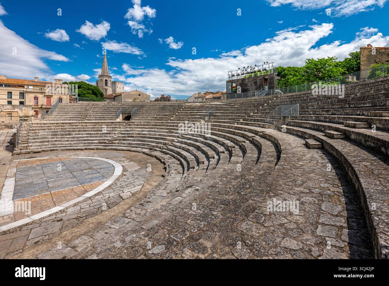 RÖMISCHES THEATER (50 V. CHR.) ARLES PROVENCE FRANKREICH Stockfoto