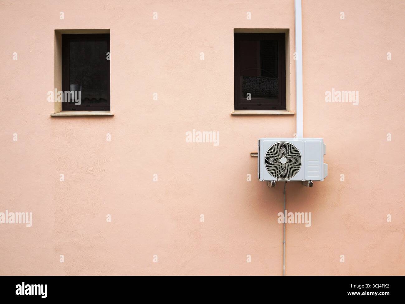 Externe Einheit einer Wandklimaanlage Stockfoto