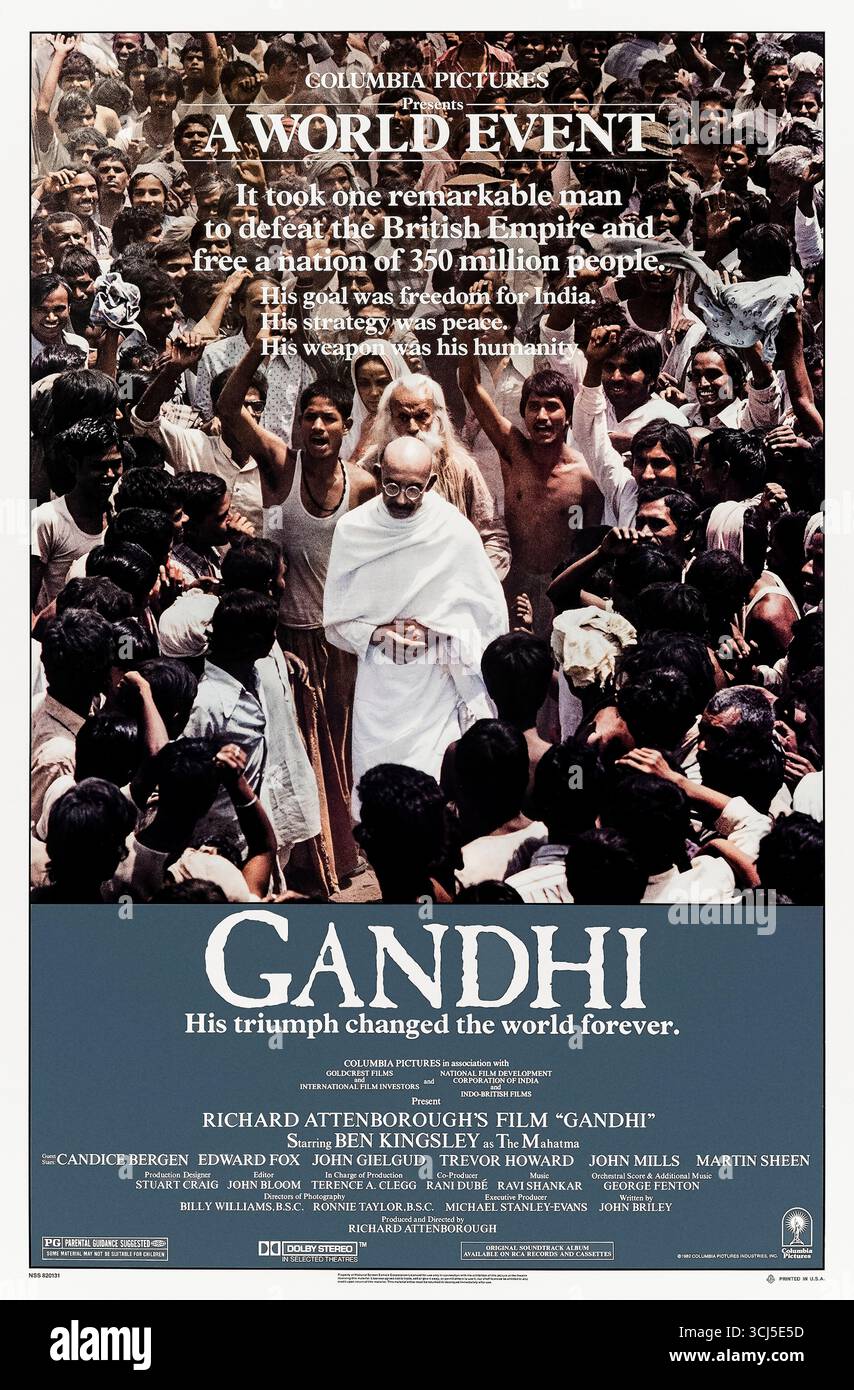 Gandhi (1982) von Richard Attenborough mit Ben Kingsley, Candice Bergen und Rohini Hattangadi. Eine umfassende Biopic folgt Mahatma Gandhis gewaltfreiem Kampf für die Unabhängigkeit Indiens, vom Aktivismus in Südafrika bis zur Geburt einer Nation. Foto eines Original-Posters aus dem Jahr 1982 (USA), das NUR FÜR REDAKTIONELLE ZWECKE VERWENDET WIRD. Quelle: BFA / Columbia Pictures Stockfoto