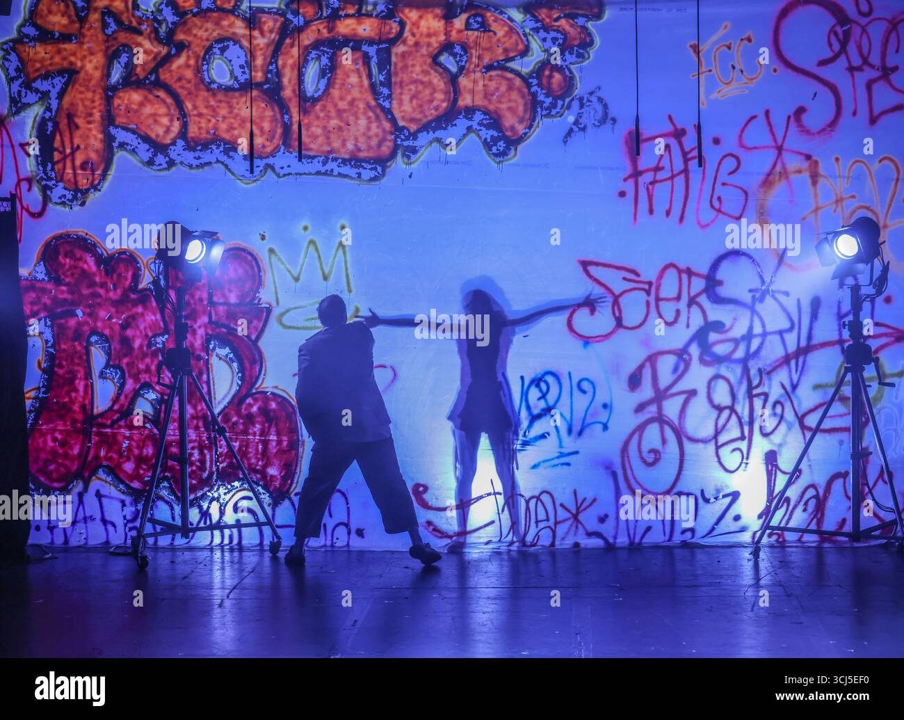 London, Großbritannien. September 2025. Diese politisch aufgeladene Nacherzählung der wahren Geschichte hinter Molochnikovs Versuch, die Möwe zu inszenieren, ist voll von komödiantischem Chaos und zutiefst persönlichen Erkundungen der Vertreibung.erstellt und inszeniert von Alexander Molochnikov, international renommierter Regisseur und Theatermacher und Kritiker von Putins Regime, der bei Ausbruch des Krieges aus Russland geflohen ist, verbindet das Stück autobiografisches Drama und beißende Satire mit Tschechow Themen.Paul Quezada-Paul Live News Stockfoto